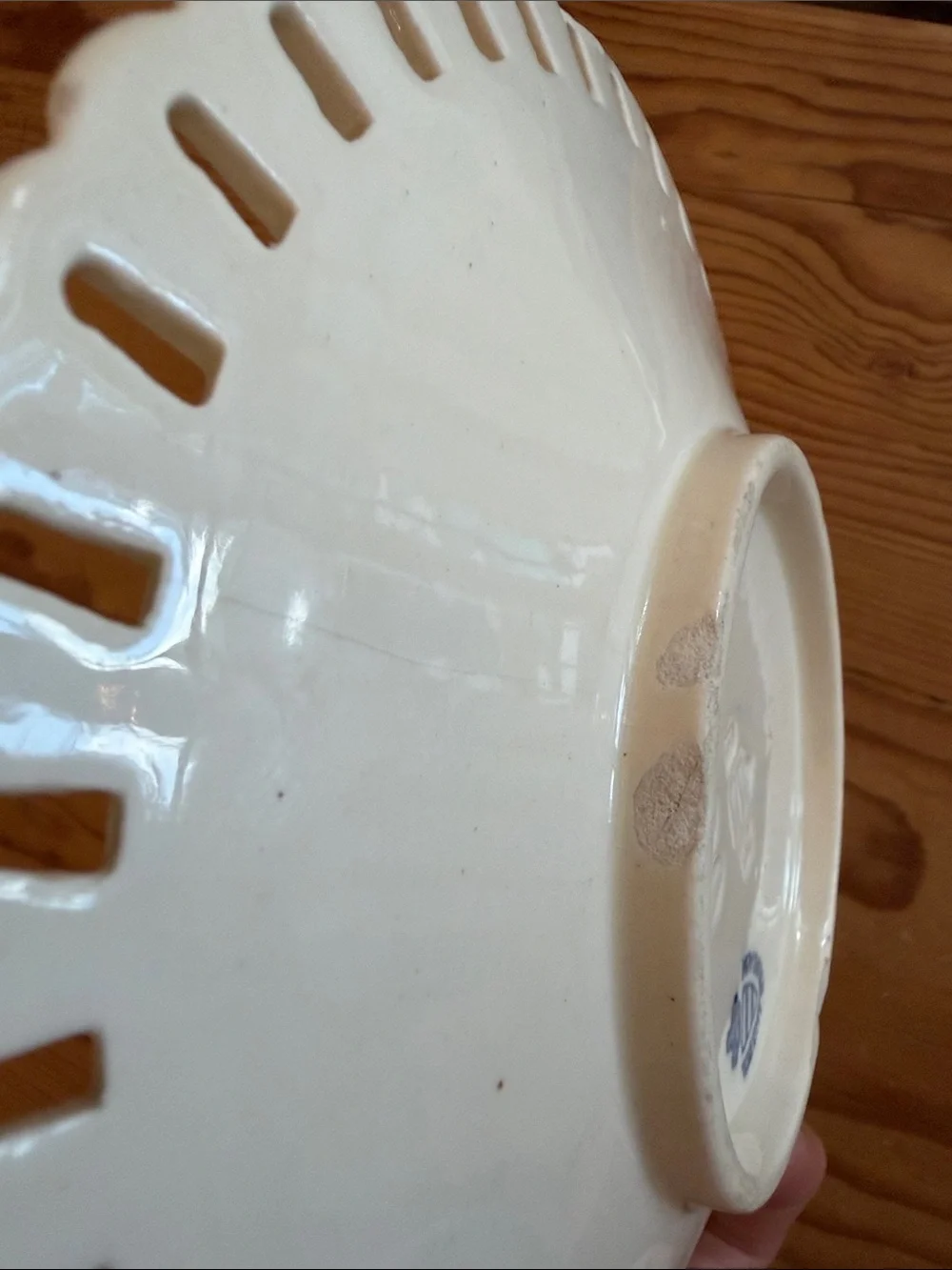 Antique Wedgewood Creamware Basket Weave plate with Scalloped Rim